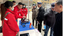 泸溪：弘扬雷锋精神服务搬迁群众