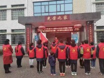 永丰街道城北学校：学生“红马甲”在行动
