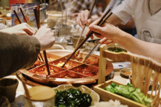 “方叔叔”来了——重庆街巷深处老火锅味道香飘长沙