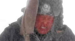 心疼！民警暴风雪中救援脸被冻通红
