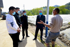 刘杰到乡镇检查疫情防控和春耕生产工作