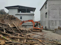 凤凰县腊尔山镇: 拆除“空心房” 扮靓“新农村”