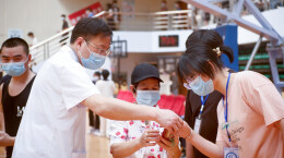 陈林峰： 日均3万步 为防疫穿梭于“两点一线”