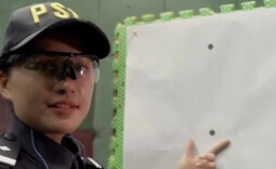 太飒了！女警手枪射击7米外打中头发丝