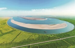 大道向前·沿着总书记足迹丨华龙码头：水碧大江流