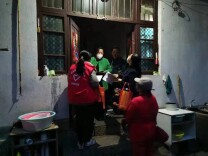 喜迎二十大·全域文明创建在行动丨凤凰县：开展“敲门行动”+“洁净靓美”双向行动，为全域文明创建强势助力