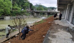 喜迎二十大·全域文明创建在行动丨凤凰县吉信镇：推进人居环境整治 助力河长制建设 助推文明城市创建