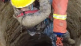 工人不慎掉入11米地基洞 消防深入全力救援