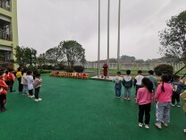 洪江市幼儿园举行“5.12防灾减灾”活动周防震演练活动