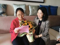 牵挂“疫”线  情暖后方｜洪江市妇联慰问援沪医护人员家属