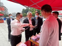 涟源市开展《信访工作条例》集中宣传活动