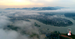 黔阳古城的清晨 云雾缭绕 美得令人沉醉