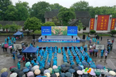 洪江市各界人士在安江农校追忆袁老