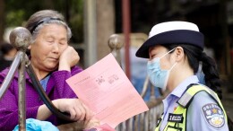 文明创建在行动丨泸溪交警：开展文明交通劝导