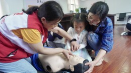 让每个单元都有一名持证救护员！家门口的培训班打造“应急铁军”