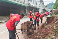 泸溪县解放岩乡开展农村圩场人居环境集中整治