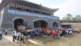 山随平野尽，“鱼”入大江流，岳阳2840万尾鱼苗入洞庭