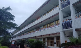 高考季｜有一种青春叫“喊楼”