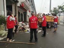 全域文明创建在行动丨凤凰职中：社区吹哨  教师报到  助力社区人居环境整治