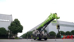 又创世界纪录！中联重科发布全球首台纯电动越野轮胎起重机