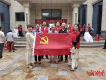 义剪志愿行 焕发精气神