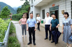 李彦文：抓住发展产业和稳定就业两个关键 持续增加脱贫群众收入