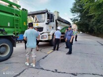 涟源市再次开展工程运输车集中整治