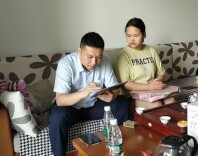 心贴心的服务 手握手的承诺