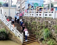 增殖放流120万尾鱼苗，助力保护生物多样性