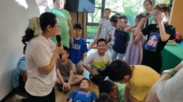 “七彩假期”打造家门口的公益课堂