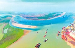 湖南日报头版头条 || 岳阳喜看江豚嬉碧水