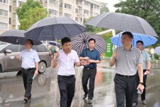 邓伟谋调研全市高中学校建设与发展工作