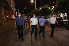 刘杰带队深入城区开展夜间巡逻