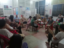 甘棠镇“屋场夜话”让宣讲“活”了