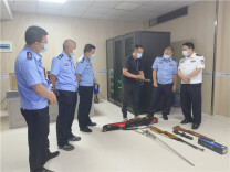 凤凰县开展夏夜治安巡查宣防第一次集中统一行动