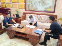 倾听代表意见建议 做好青年人才公寓建设