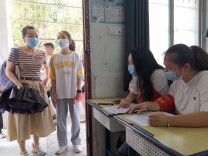 先锋服务 党员先行 岳阳经开区通海路中学开启开学模式