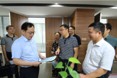 省科技厅党组成员、副厅长鲁先华“四不两直”督导检查省科技信息研究所信息安全和保密工作