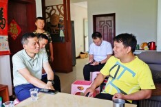 邓伟谋到小冲村开展“全城行动”