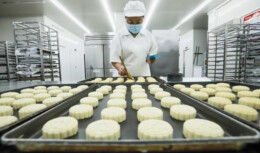 商务部：坚决遏制“天价”月饼，推动节日食品回归大众消费品属性、回归传统文化本源