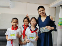 新天小学：拾金不昧好少年  弘扬美德暖人心