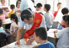 安仁农商银行：金融知识进校园，反假货币从小抓