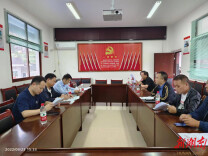 省纪委监委派驻省科技厅纪检监察组来榔木村检查指导乡村振兴工作