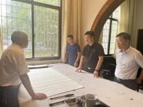 娄星区领导调研老年书画协会工作