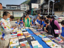 洪江市：送书到基层 书香暖人心