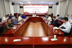 刘杰主持召开市委理论学习中心组(扩大)学习会议