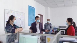 王洪灿调研疫情防控工作