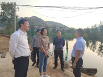 娄底市紧盯河道保洁不放松