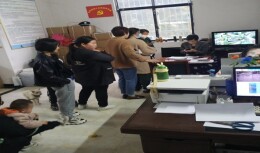 凤凰县住建局：纵深推进“放管服” 优化营商环境  减审批，优服务