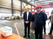 突出人才战略 加强科技创新 推动实体经济高质量发展